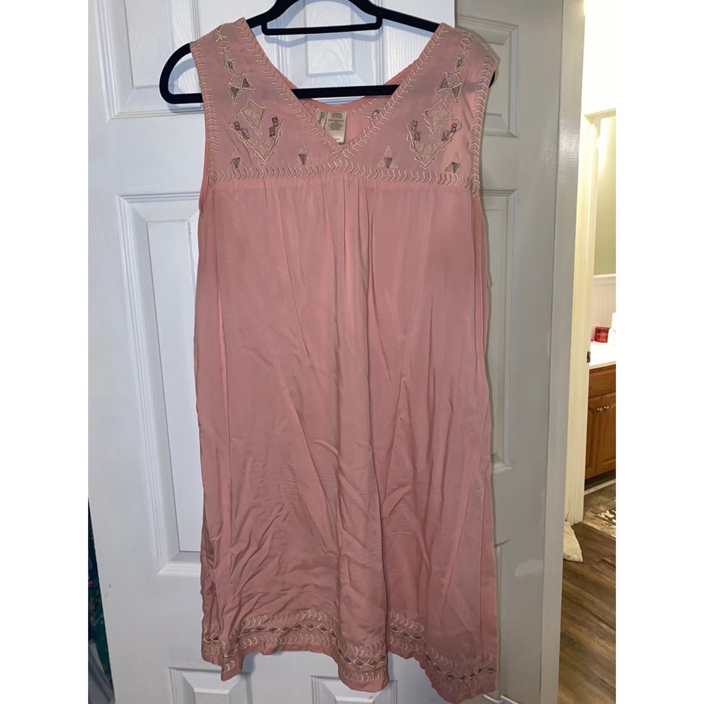 Pink shift dress with embroidery